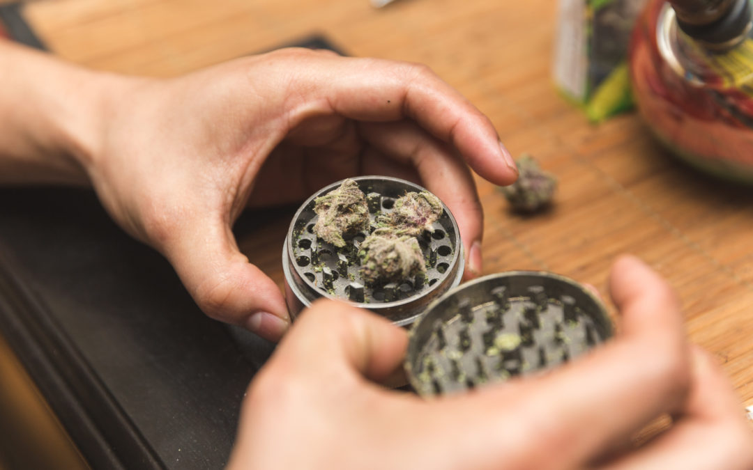 Why You Should Use a Weed Grinder Before You Smoke?